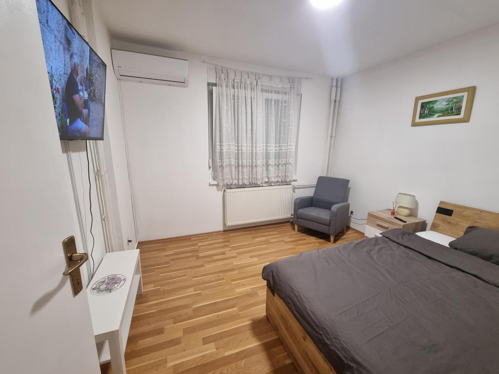 Studio Apartman Luna Karlovac Exterior foto
