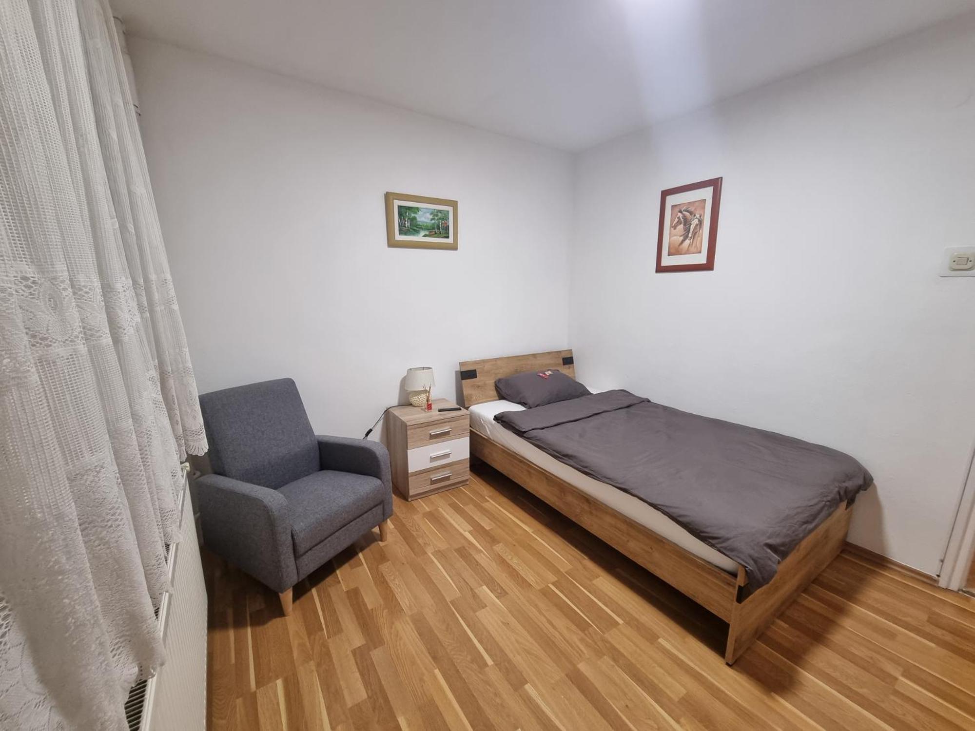 Studio Apartman Luna Karlovac Exterior foto