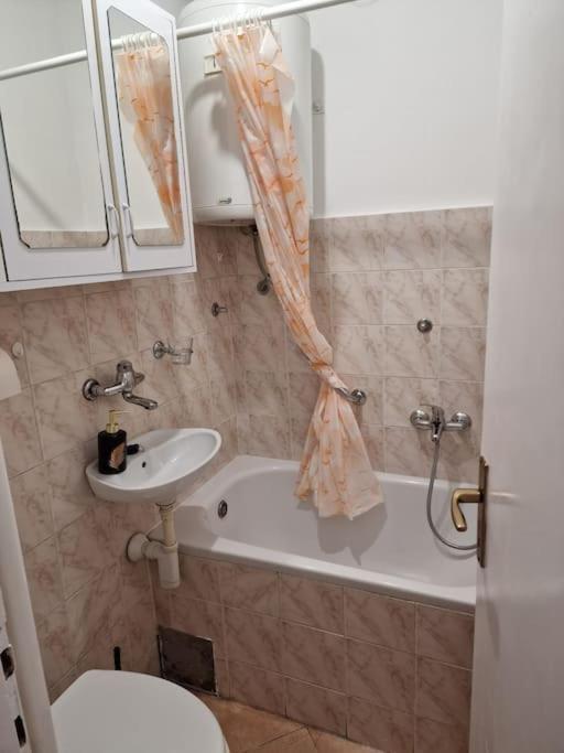 Studio Apartman Luna Karlovac Exterior foto
