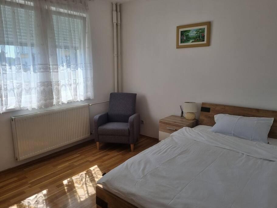 Studio Apartman Luna Karlovac Exterior foto