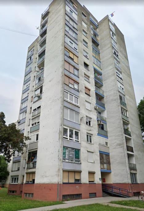 Studio Apartman Luna Karlovac Exterior foto